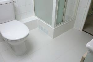 Rénovation complète d'une salle de bain en mauvais état à Créteil